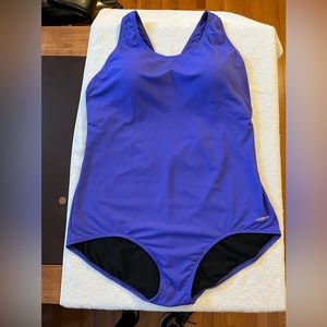 Dolphin swimsuit size 46/20